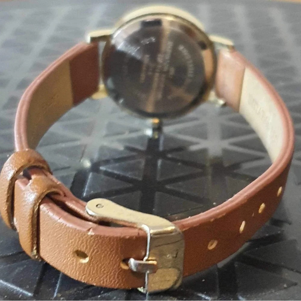 🦋10/$20🦋 FMDAND501 Goldtone/White Brown Leather Women's Watch